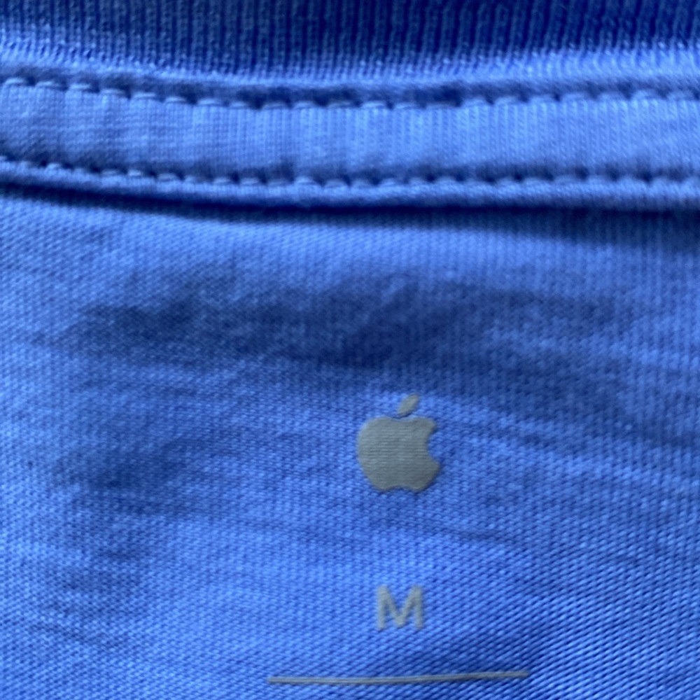 Apple dark lilac Mens t-shirt. Size medium in excellent condition - Picture 4 of 10
